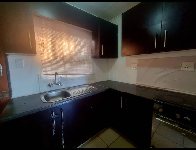 2 BEDROOM HOUSE TO LET IN UMHLATHUZE